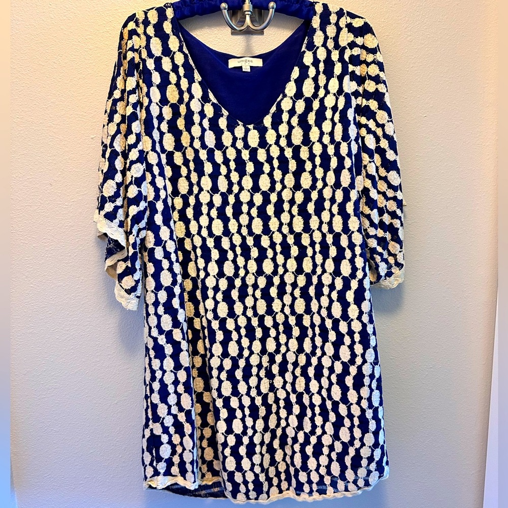 Umgee blue and cream dress with bell sleeves. Lined. Guc. Small